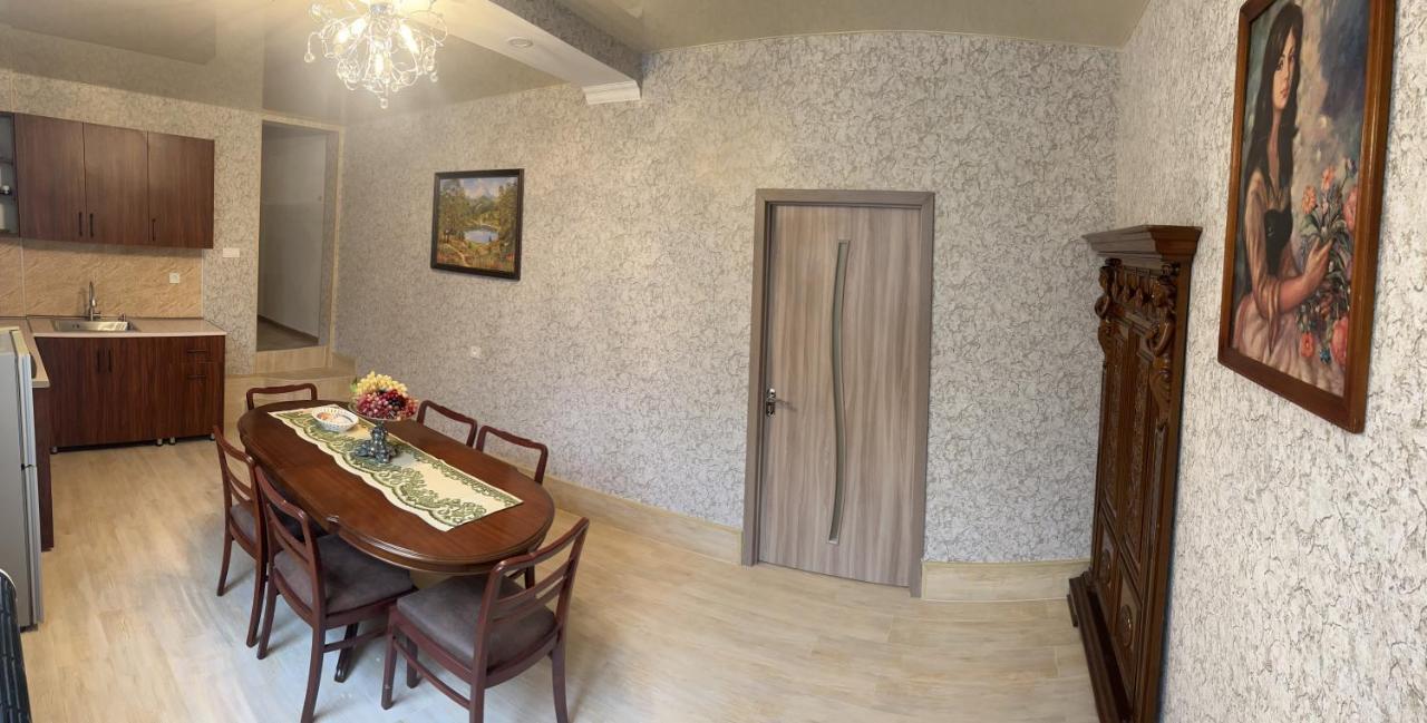 Kutaisi City Heart Apartment Exterior photo