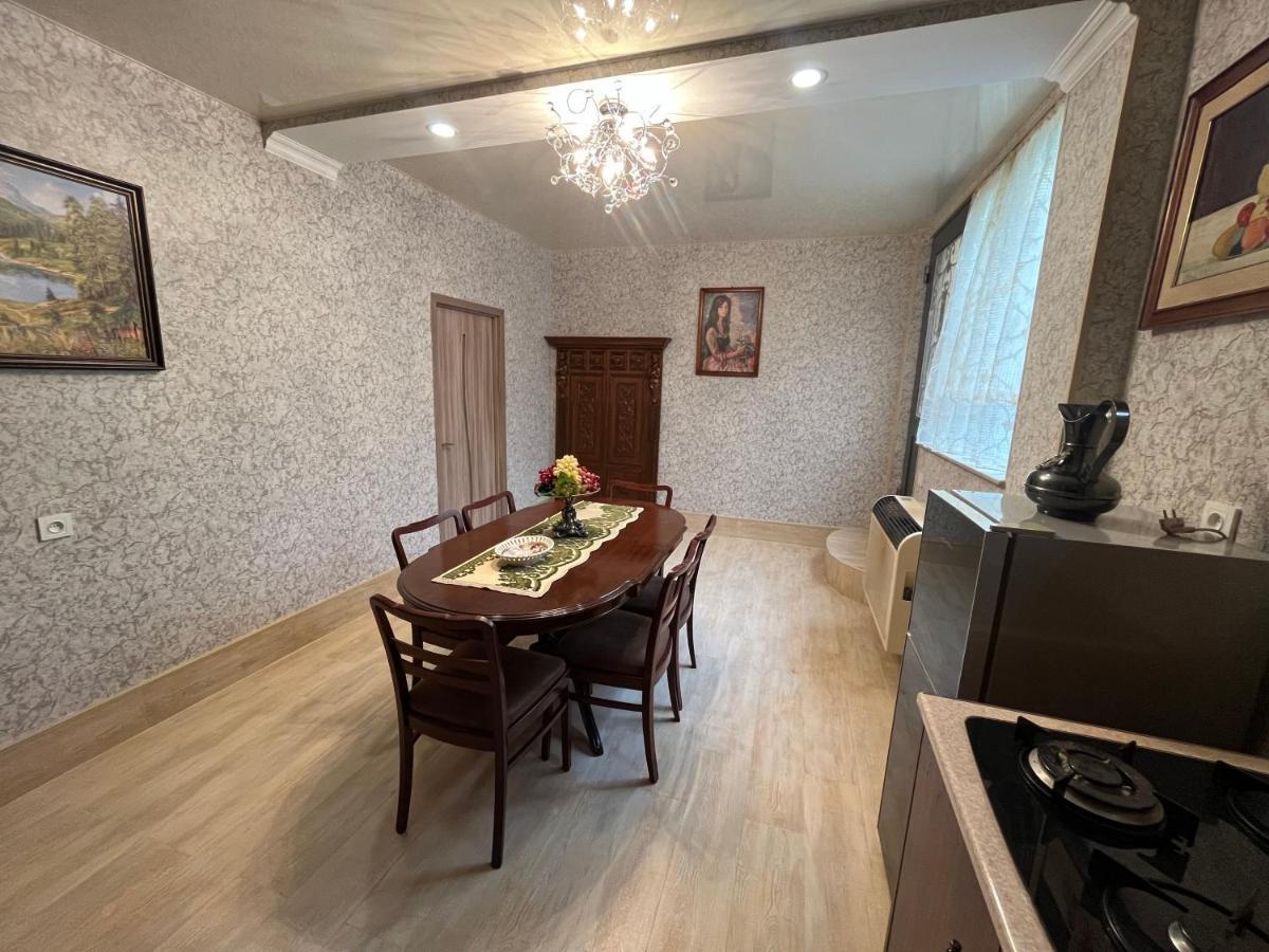 Kutaisi City Heart Apartment Exterior photo